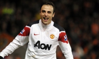 Борбата за подписа на Бербатов продължава