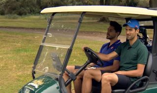 Новак Джокович заменя тенис ракетата си със стик за голф 