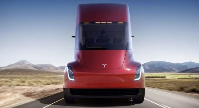  Камионът на Tesla ще се забави с още най-малко година 