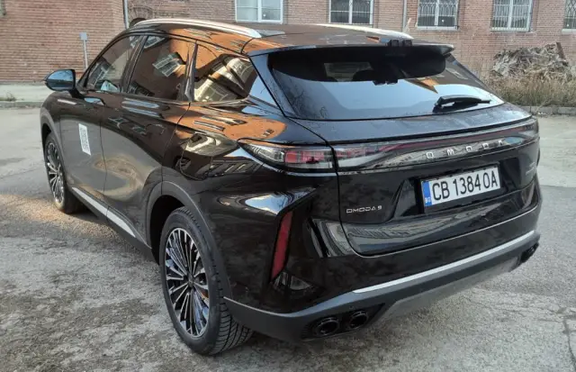 Тествахме китайския кандидат за „убиец на премиум марки“ (вижте и колко струва у нас)