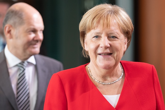 Още един се прицели в поста на Меркел