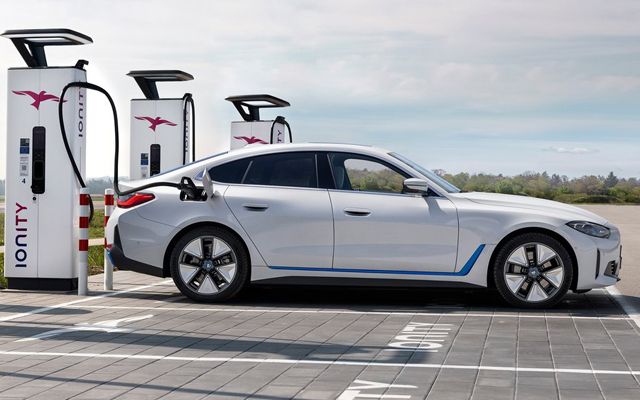  BMW няма да се откаже от мотора с вътрешно горене 