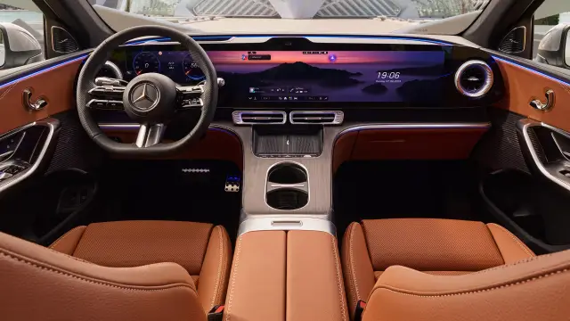 Модата на огромните решетки застигна и Mercedes: Запознайте се с електрическото GLC