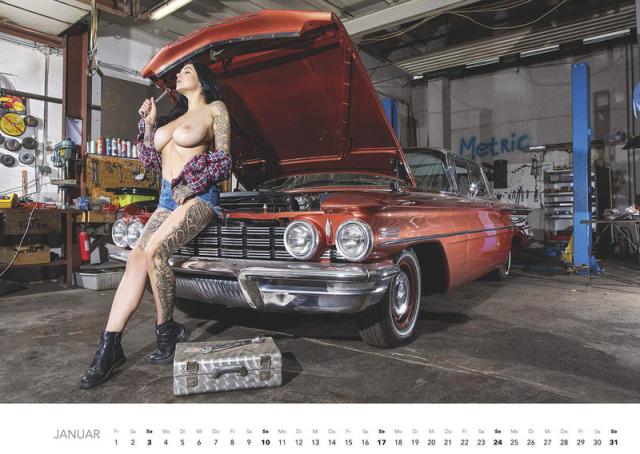  Мечтата на механика: голи девойки в автосервиз (Снимки 18+) 