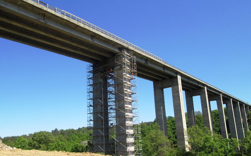 Продължава ремонтът на моста над река Бели Лом при с. Писанец