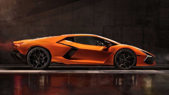 Запознайте се с Lamborghini Revuelto – могъщ V12 с 1001 конски сили - 4