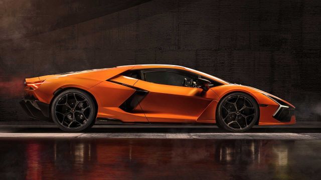  Запознайте се с Lamborghini Revuelto – всесилен V12 с 1001 конски сили - 4 
