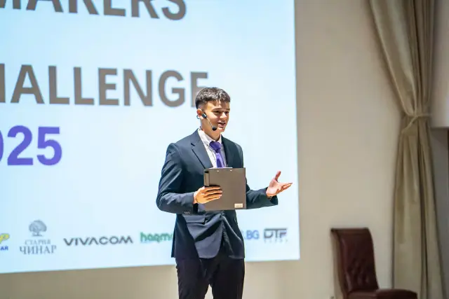  “Future Makers ” – трима гимназисти проведоха най-големия училищен предприемачески конгрес в България 