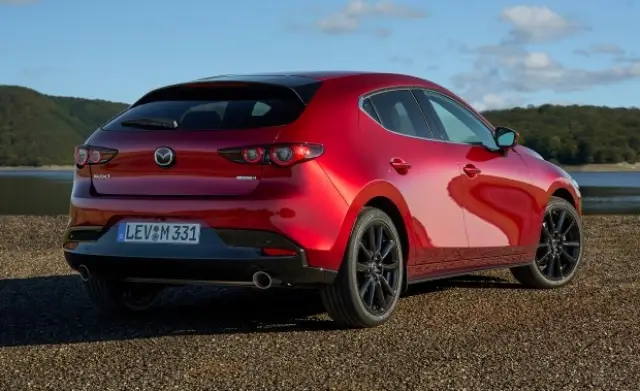 Ето я новата Mazda3