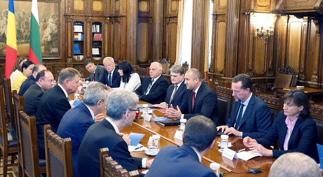 Президентът Радев в Букурещ: Не сме против Русия (СНИМКИ)