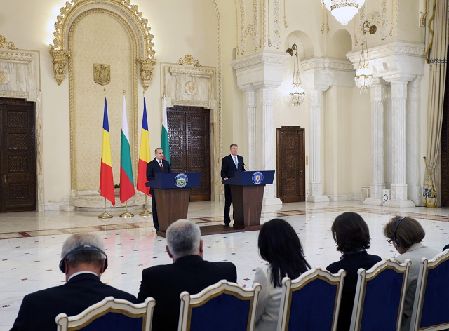 Президентът Радев в Букурещ: Не сме против Русия (СНИМКИ)