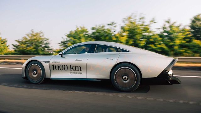 Mercedes подобри собствения си рекорд за най-много изминати километри с електромобил - 2