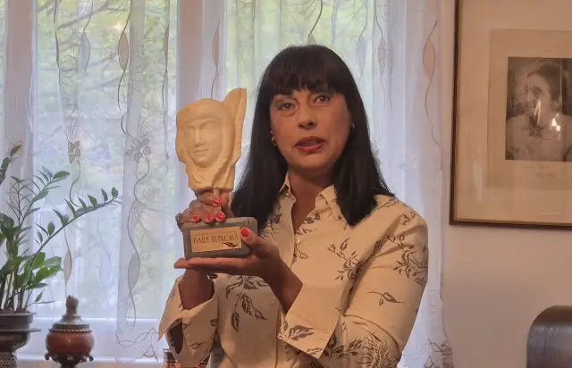 Стихотворение на Ваня Петкова изписаха на стената в читалището на с. Бяла Река