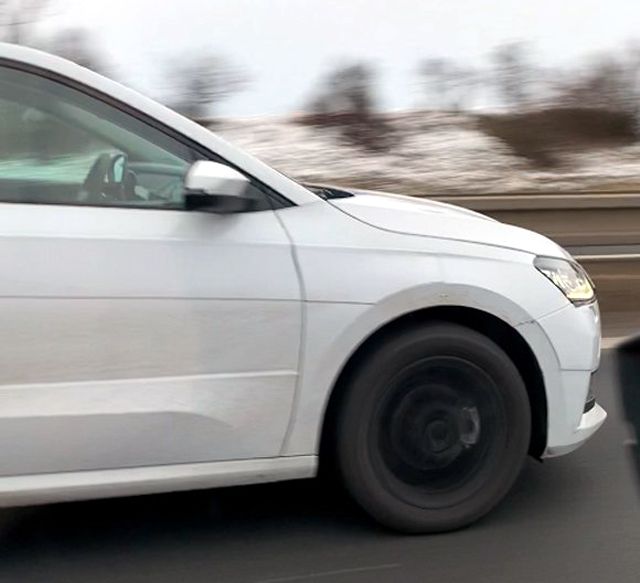  Спипаха новата Fabia без камуфлаж 