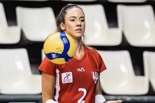 Простреляха волейболна красавица