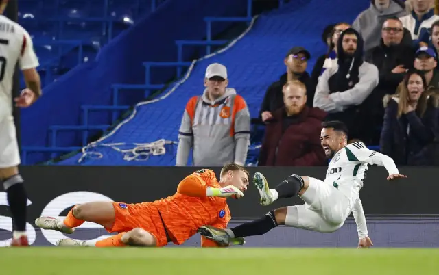 Челси изгуби на " Стамфорд Бридж ", само че се класира на полуфинал в Лигата на конференциите