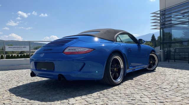У нас продават много специално Porsche Speedster
