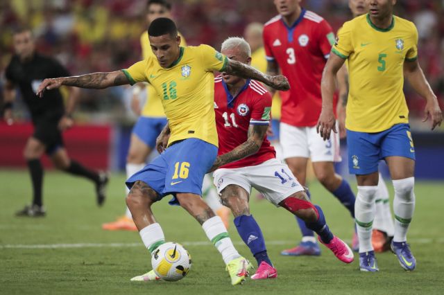 Бразилия продължава впечатляващата си серия с разгром