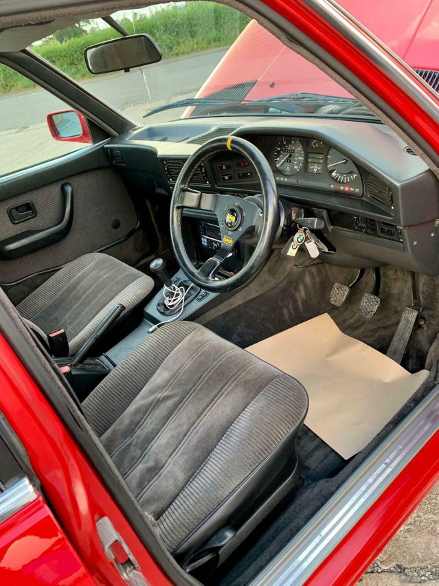  Под капака на това BMW 5 Series се крие мотор от... Mercedes 