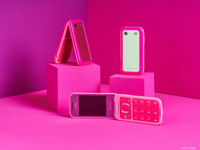 HMD представи Barbie Phone 