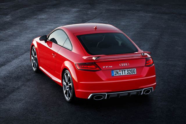 Audi TT RS влетя в лигата на суперколите