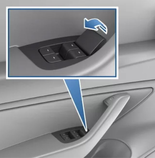 Собственик на Tesla обвини компанията за своя грешка