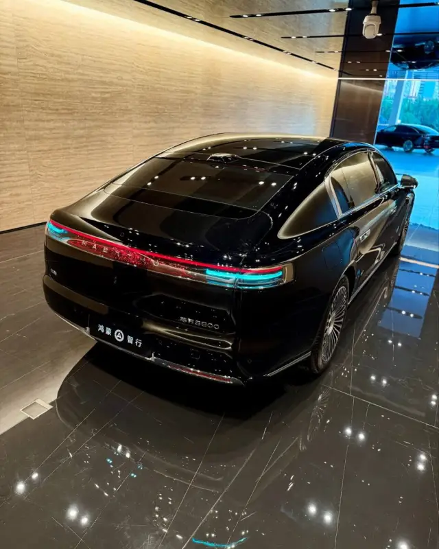 S-класата на Mercedes вече има проблем. И той се казва Huawei Maextro S800 | интерФакти.БГ S-класата на Mercedes вече има проблем. И той се казва Huawei Maextro S800