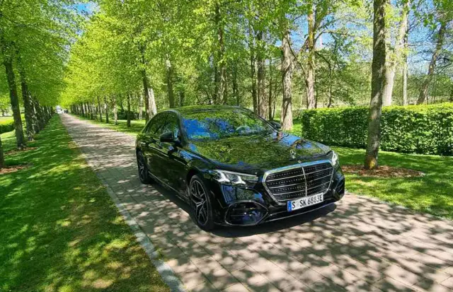 We tested the new Mercedes S-Class (with a diesel six and a gasoline V8, burning on... Euro 7) 