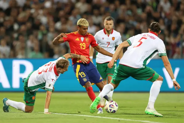 Испания пристигна, видя и вкара единствено 3 гола на България