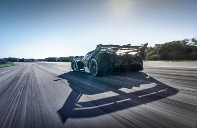 Bugatti приключи с тестовете на Bolide