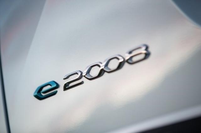 От Peugeot VLV до новото e-2008 - историята на електрическата революция на 