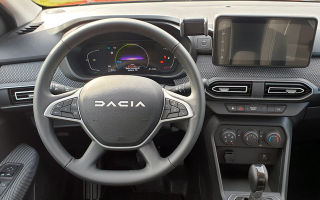 Тествахме най-скъпата Dacia