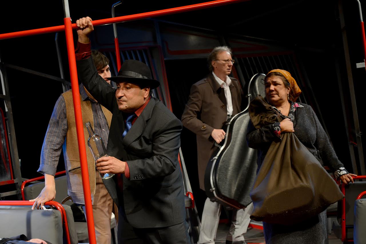 Мартина Вачкова играе роля на Парцалев в пиесата „Рейс“ по Стратиев