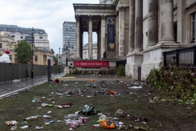UEFA EURO 2020: Улиците на Лондон осъмнаха с тонове боклук след финала 