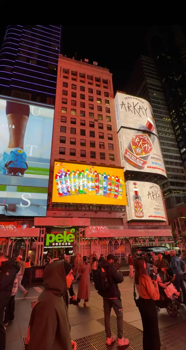 Любима българска марка се появи на рекламните монитори в сърцето на Ню Йорк (ВИДЕО)