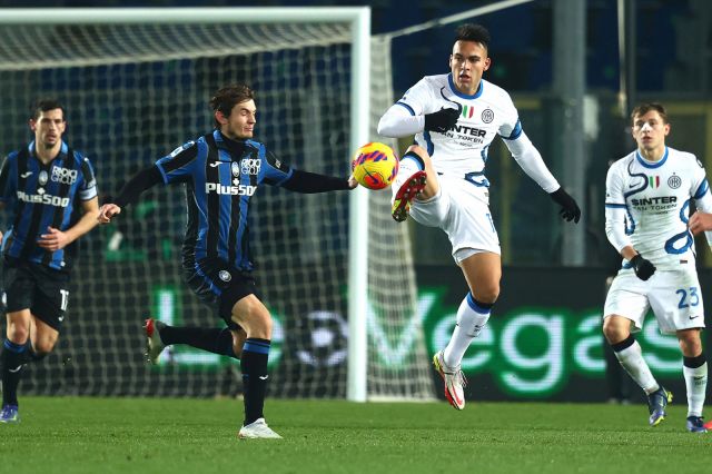  Интер се препъна, грозни расистки прояви белязаха дербито с Аталанта (ВИДЕО) 