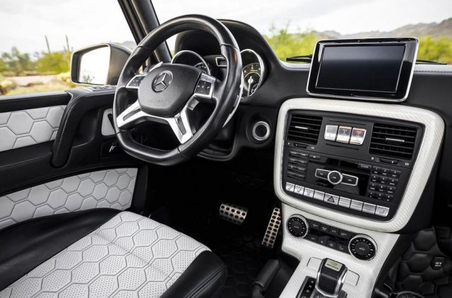 Над милион долара за триосния Mercedes-Benz G 63 AMG от Brabus