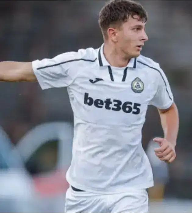 Фолкдивата Биляниш се залюби с млад футболист на Славия (СНИМКА)