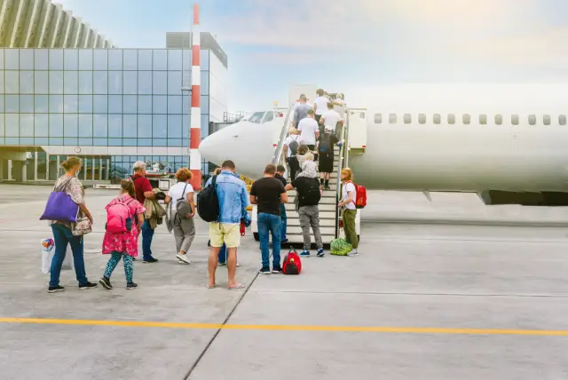 Стилисти посочиха как да не се обличаме преди полет