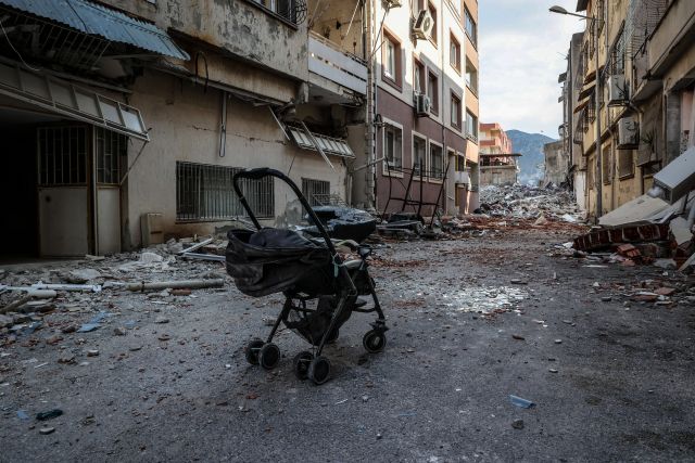 Ердоган се ангажира с мерки срещу мародерите в засегнатите от земетресенията райони
