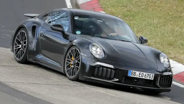 Нова епоха за флагмана на Porsche | интерФакти.БГ Нова епоха за флагмана на Porsche