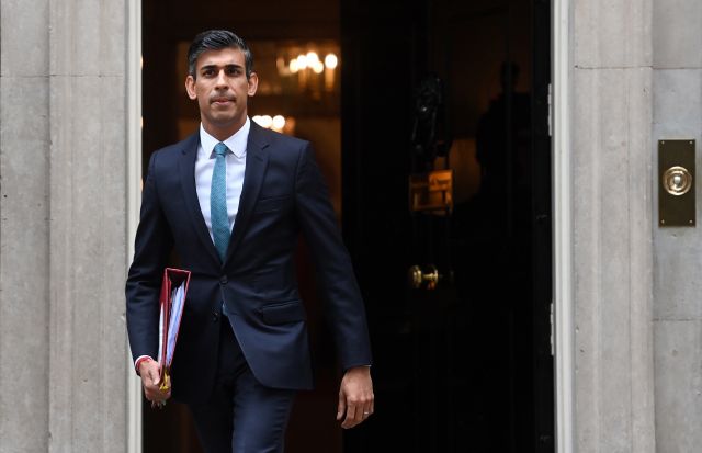 Риши Сунак взе участие в първия си парламентарен контрол като премиер 