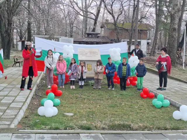 Село Бяла Река отпразнува 3 март с поезия (ВИДЕО)