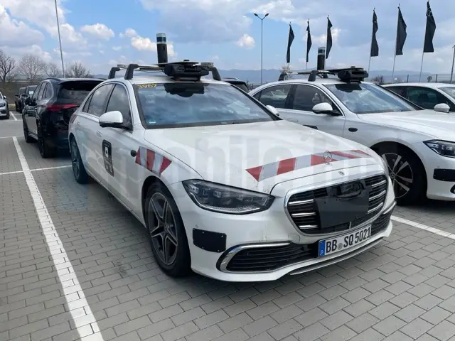 Какво правят автономните S-Class на Mercedes в София?