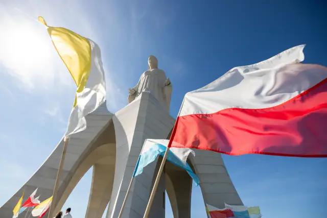 Най-високата статуя на Дева Мария в Европа беше открита в Полша (СНИМКИ)