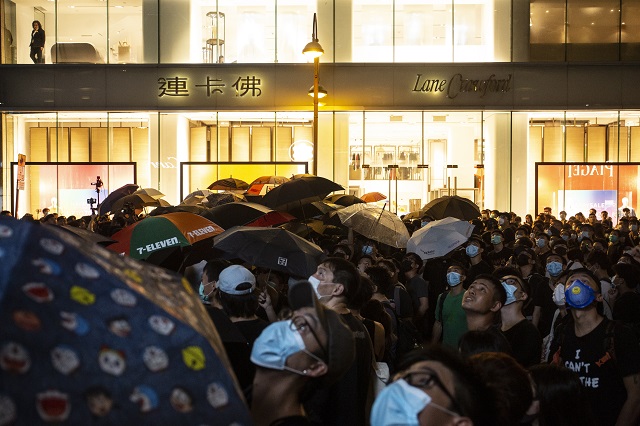 Хонконг няма намерение да се отказва от борбата (ВИДЕО+СНИМКИ)