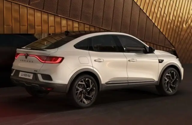 Залезът на една звезда: Renault Arkana се оттегля от сцената | интерФакти.БГ Залезът на една звезда: Renault Arkana се оттегля от сцената