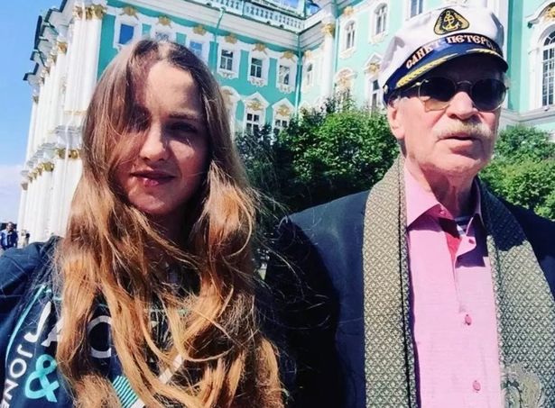 87-годишният Иван се развежда с 27-годишната Наталия заради секса (СНИМКИ)