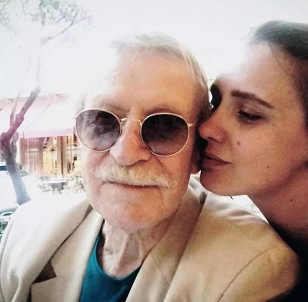 87-годишният Иван се развежда с 27-годишната Наталия заради секса (СНИМКИ)