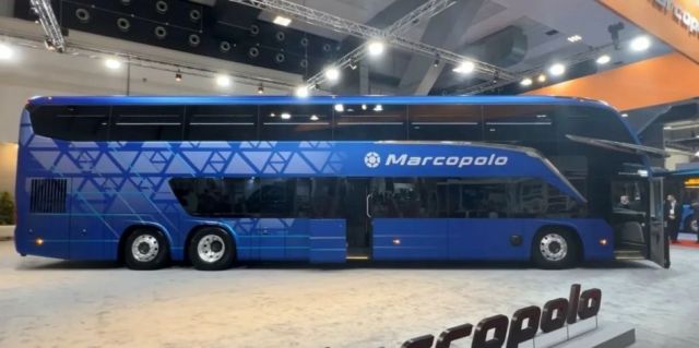 В Европа се появи извънгабаритeн ултралуксозен автобус, без възможност да се движи по европейските пътища